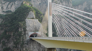 山西晉濟高速公路拍盤隧道